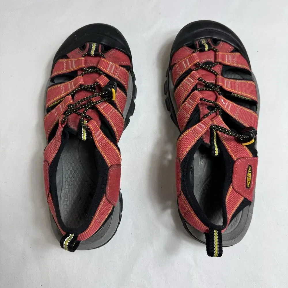 Keen Newport H2 Sandals Shoes Women's 9 Red Casual Comfort Waterproof Hiking